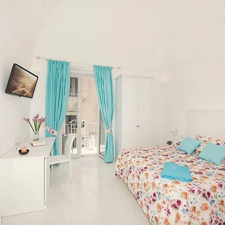 Located In The Historic Center! * Positano