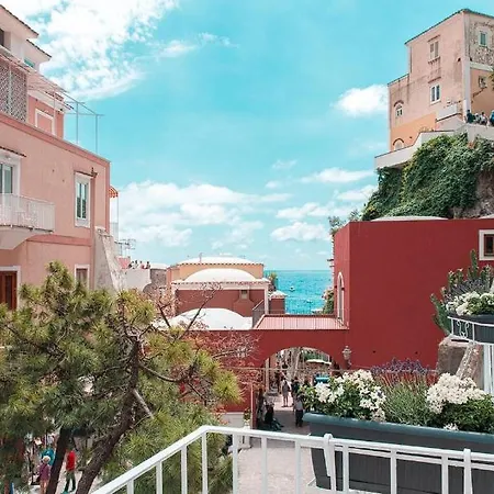 Located In The Historic Center! * 포지타노